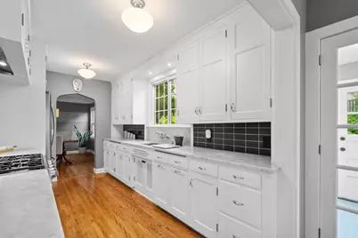 200 Thomas Avenue S, Minneapolis, MN 55405 - Photo 35