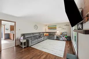 205 Victoria Dr, Alexandria, MN 56308 - Photo 5