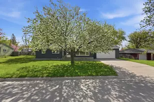 205 Victoria Dr, Alexandria, MN 56308 - Photo 1