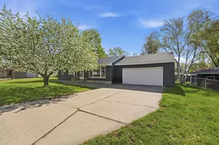 205 Victoria Dr, Alexandria, MN 56308 - Photo 33