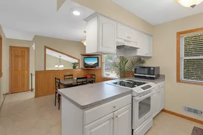 846 Jonathan Drive, Apple Valley, MN 55124 - Photo 9