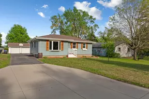 1309 N Washington Ave, Saint Peter, MN 56082 - Photo 1