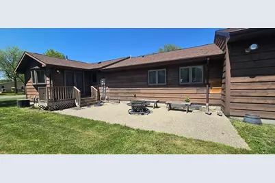 613 E Walnut Avenue, Olivia, MN 56277 - Photo 3