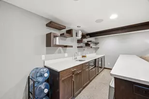 2486 W Country Club Dr S, Fargo,  58103 - Photo 27