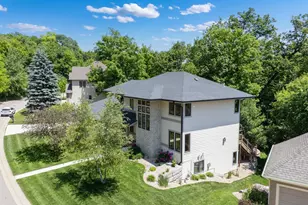 2422 Salem Heights Ln SW, Rochester, MN 55902 - Photo 3