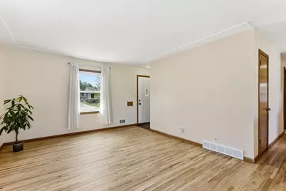 2021 Worcester Avenue, Saint Paul, MN 55116 - Photo 7