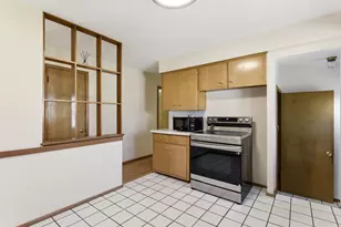 2021 Worcester Ave, Saint Paul, MN 55116 - Photo 11