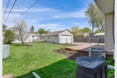 2021 Worcester Avenue, Saint Paul, MN 55116 - Photo 33