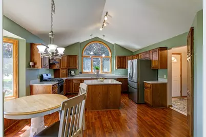 7488 Newbury Road, Woodbury, MN 55125 - Photo 5