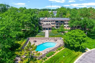 205 Barry, Wayzata, MN 55391 - Photo 63