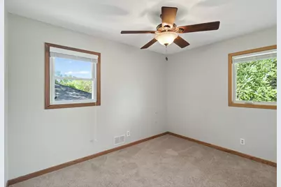657 Granada Avenue N, Oakdale, MN 55128 - Photo 29