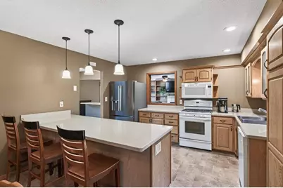 657 Granada Avenue N, Oakdale, MN 55128 - Photo 17