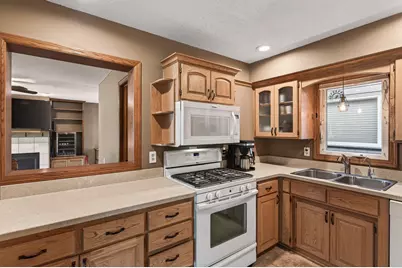 657 Granada Avenue N, Oakdale, MN 55128 - Photo 15