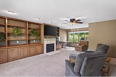 657 Granada Avenue N, Oakdale, MN 55128 - Photo 7
