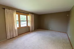 649 Oakwood Dr, Durand, WI 54736 - Photo 11