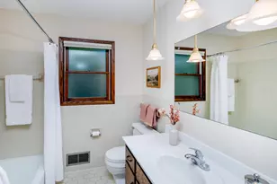 688 W Wentworth Ave, Mendota Heights, MN 55118 - Photo 13