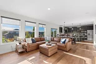 8821 Reflections Rd, Chanhassen, MN 55317 - Photo 5
