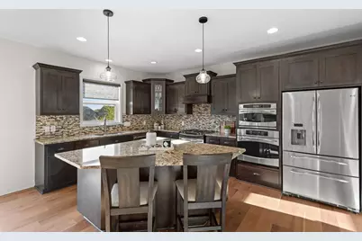 8821 Reflections Road, Chanhassen, MN 55317 - Photo 9