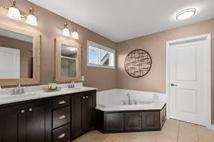 8821 Reflections Rd, Chanhassen, MN 55317 - Photo 21
