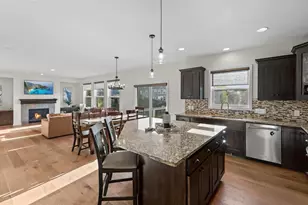 8821 Reflections Rd, Chanhassen, MN 55317 - Photo 11
