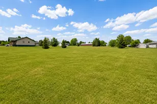 102 10th Ave, Bovey, MN 55709 - Photo 7