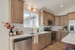 2575 Golden Ln S, Fargo, ND 58104 - Photo 5