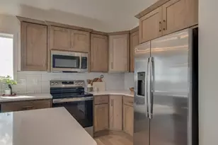 2575 Golden Ln S, Fargo, ND 58104 - Photo 7