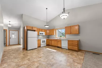 74 Crown Pointe Curve, Hudson, WI 54016 - Photo 11