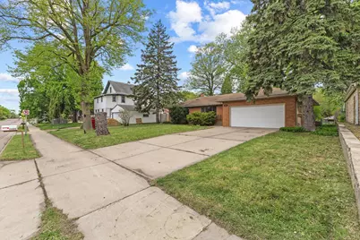 2085 Hamline Avenue N, Roseville, MN 55113 - Photo 3