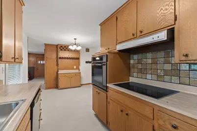 2085 Hamline Avenue N, Roseville, MN 55113 - Photo 11