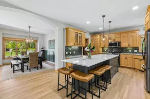 10423 Raleigh Rd, Woodbury, MN 55129 - Photo 11