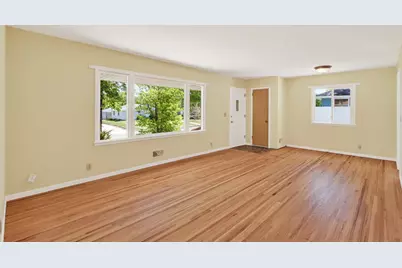9032 Morgan Avenue S, Bloomington, MN 55431 - Photo 9