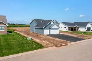 106 Maple Ct, Cannon Falls, MN 55009 - Photo 3