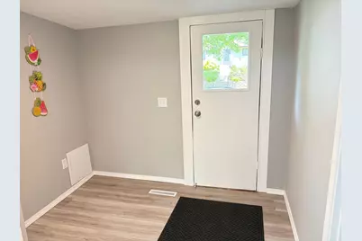 1002 Burgess Street, Saint Paul, MN 55103 - Photo 9