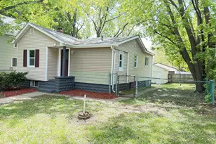 1002 Burgess St, Saint Paul, MN 55103 - Photo 3