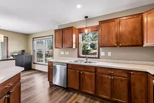 593 Stonewood Way, Burnsville, MN 55306 - Photo 9