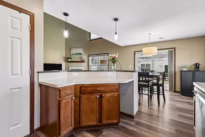 593 Stonewood Way, Burnsville, MN 55306 - Photo 9