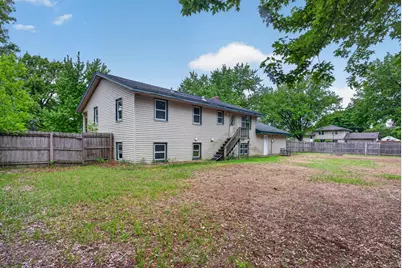 7856 Florida Circle N, Brooklyn Park, MN 55445 - Photo 9