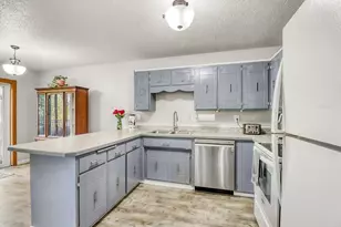 2303 18th St S, Fargo,  58103 - Photo 7