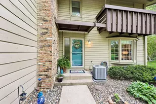 28 Birnamwood Dr, Burnsville, MN 55337 - Photo 3