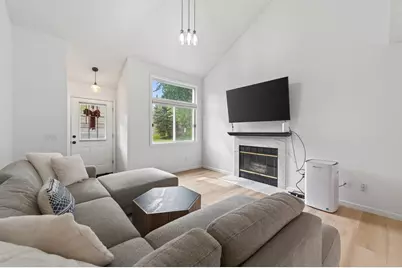 7811 Hemingway Avenue S, Cottage Grove, MN 55016 - Photo 7