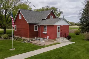 84777 State Hwy 60, Madelia, MN 56062 - Photo 1