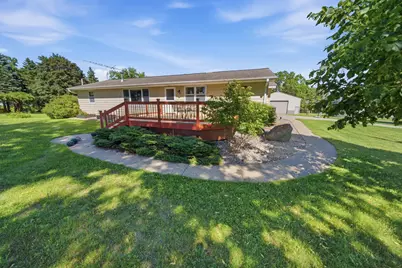 7524 58th St NE, Rochester, MN 55906 - Photo 3