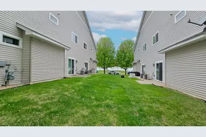 1283 County Road D Circle E #B, Vadnais Heights, MN 55109 - Photo 23