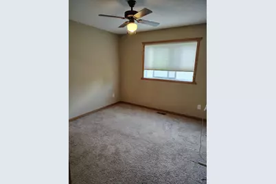 1283 County Road D Circle E #B, Vadnais Heights, MN 55109 - Photo 5