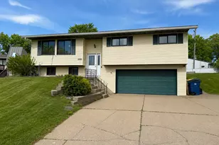 1035 Balsam Ave, La Crescent, MN 55947 - Photo 1