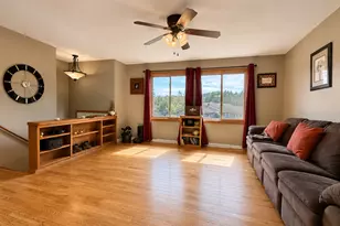1035 Balsam Ave, La Crescent, MN 55947 - Photo 3