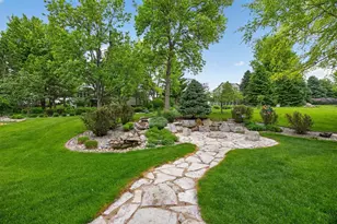 2937 Oakview Dr NE, Rochester, MN 55906 - Photo 3