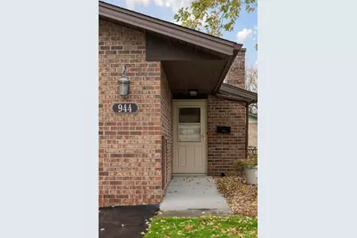944 Zanzibar Lane N, Plymouth, MN 55447 - Photo 3