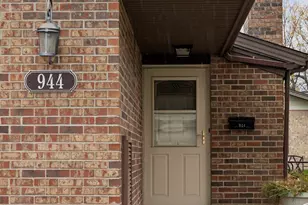 944 Zanzibar Ln N, Plymouth, MN 55447 - Photo 3